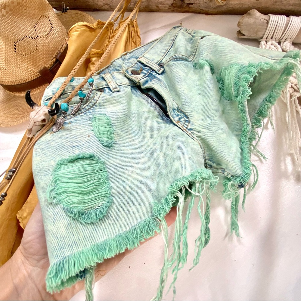 LOOSE FIT Rare Aqua/teal LEVIS 562 boho jean cut off shorts w raw hem